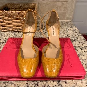 EUC Antonio Melani Heels